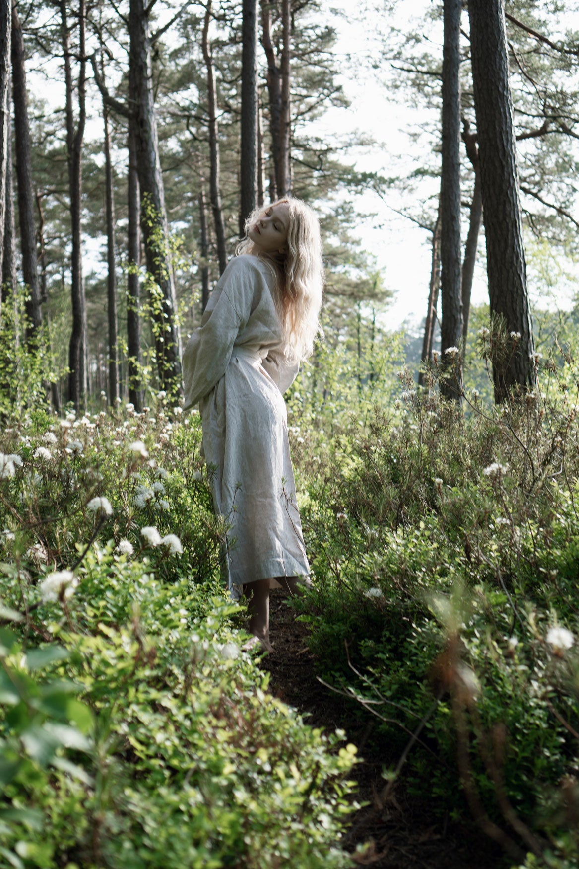 Organic, sustainable and sexy at the same time! Agasåga long beige kimono with splits, long sleeves and belt. Below knee length bathrobe. This robe is natural, soft, breathable and pure. It’s a conscious and healthy choice for your body and environment that embraces genuine selflove and selfcare. Handmade with love in the North.