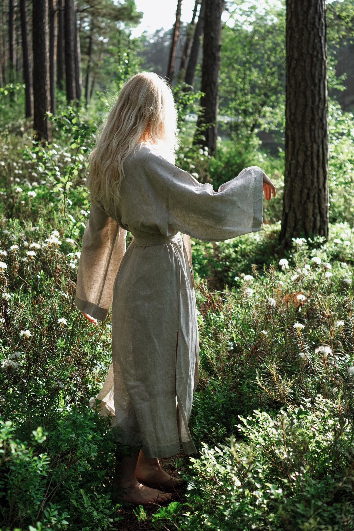 Organic, sustainable and sexy at the same time! Agasåga long beige kimono with splits, long sleeves and belt. Below knee length bathrobe. This robe is natural, soft, breathable and pure. It’s a conscious and healthy choice for your body and environment that embraces genuine selflove and selfcare. Handmade with love in the North.