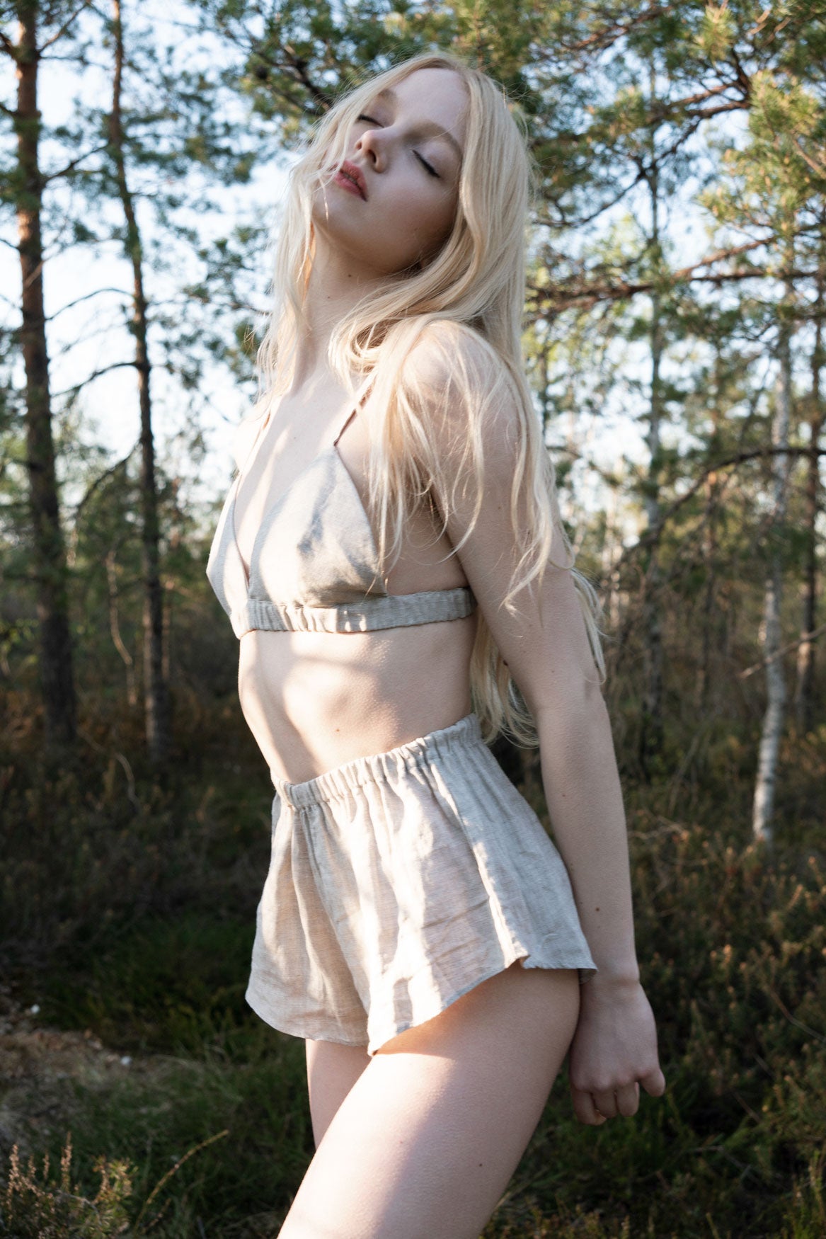 Organic, sustainable, sexy beige linen underwear set with a cute beige bra bralette and shorts. This linen lingerie is natural, comfortable, soft and pure. These undies are a conscious, healthy choice for your body and environment. This heavenly set is combined of a bra and shorts, they can be purchased separately too.