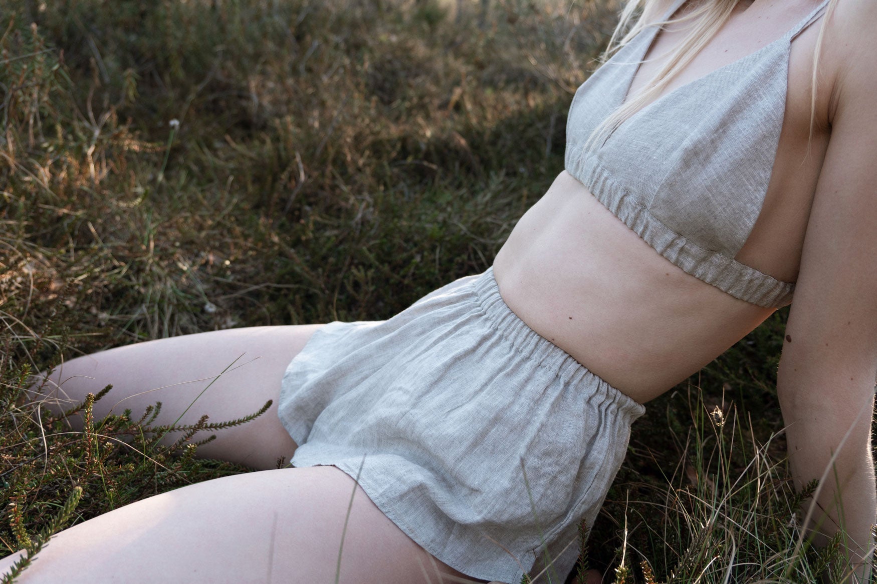 Organic, sustainable, sexy beige linen underwear set with a cute beige bra bralette and shorts. This linen lingerie is natural, comfortable, soft and pure. These undies are a conscious, healthy choice for your body and environment. This heavenly set is combined of a bra and shorts, they can be purchased separately too.