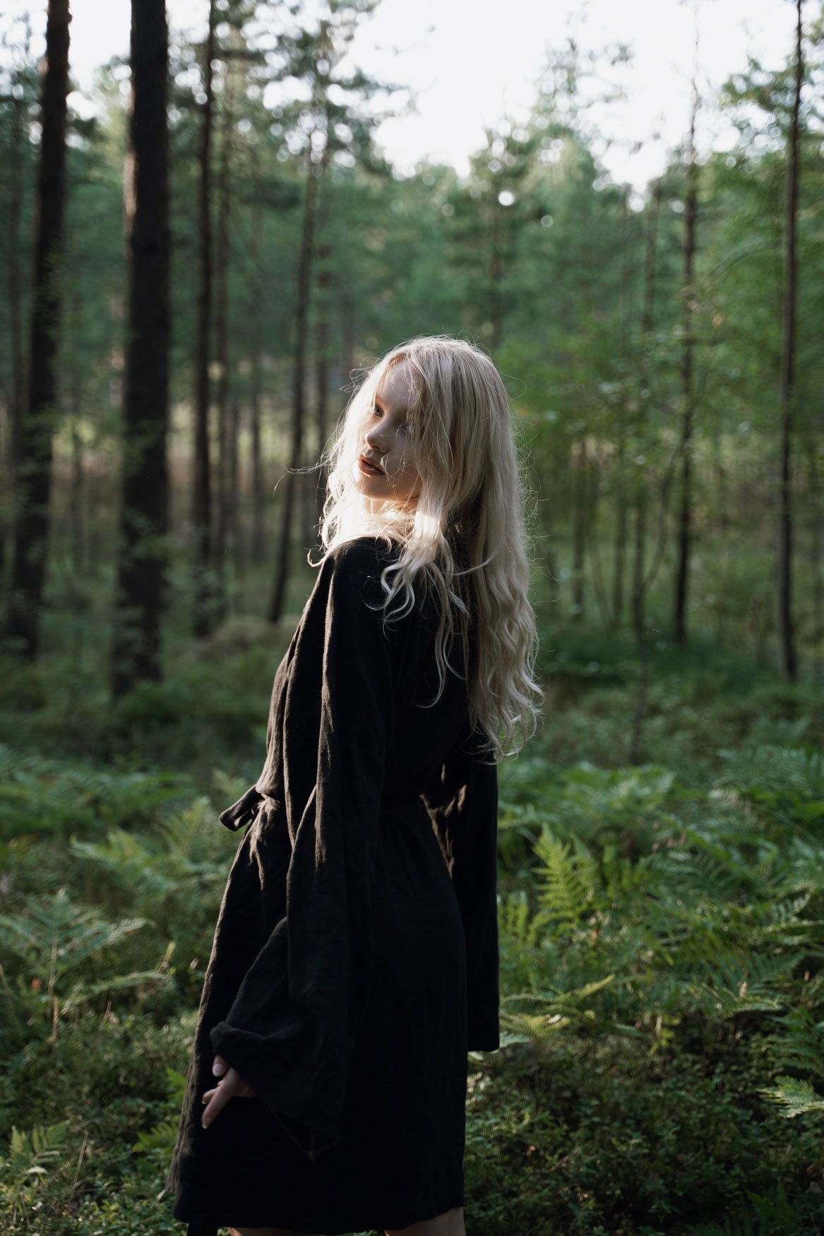 Organic, sustainable and sexy at the same time! Agasåga black kimono with long sleeves and belt. Knee length bathrobe. This robe is natural, soft, breathable and pure. It’s a conscious and healthy choice for your body and environment that embraces genuine selflove and selfcare. Handmade with love in the North.