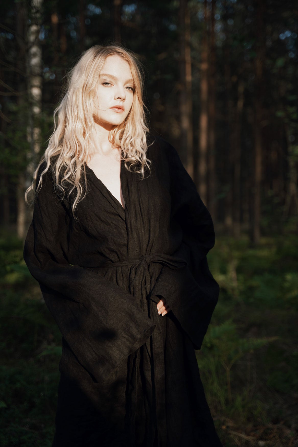 Organic, sustainable and sexy at the same time! Agasåga black kimono with long sleeves and belt. Knee length bathrobe. This robe is natural, soft, breathable and pure. It’s a conscious and healthy choice for your body and environment that embraces genuine selflove and selfcare. Handmade with love in the North.