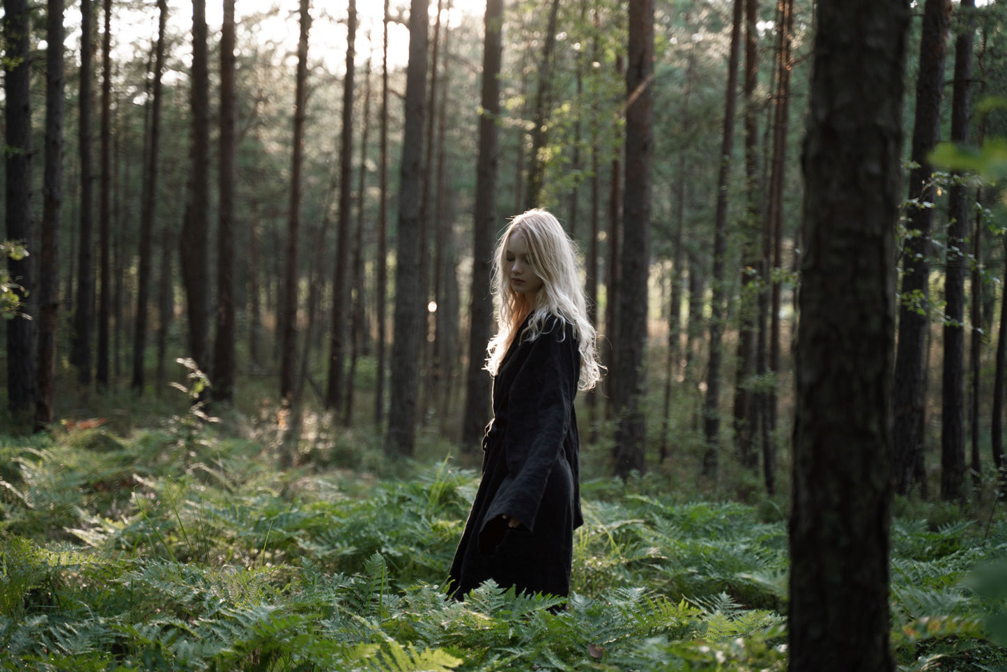 Organic, sustainable and sexy at the same time! Agasåga black kimono with long sleeves and belt. Knee length bathrobe. This robe is natural, soft, breathable and pure. It’s a conscious and healthy choice for your body and environment that embraces genuine selflove and selfcare. Handmade with love in the North.