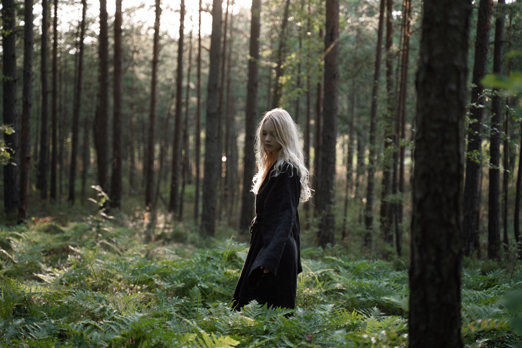 Organic, sustainable and sexy at the same time! Agasåga black kimono with long sleeves and belt. Knee length bathrobe. This robe is natural, soft, breathable and pure. It’s a conscious and healthy choice for your body and environment that embraces genuine selflove and selfcare. Handmade with love in the North.