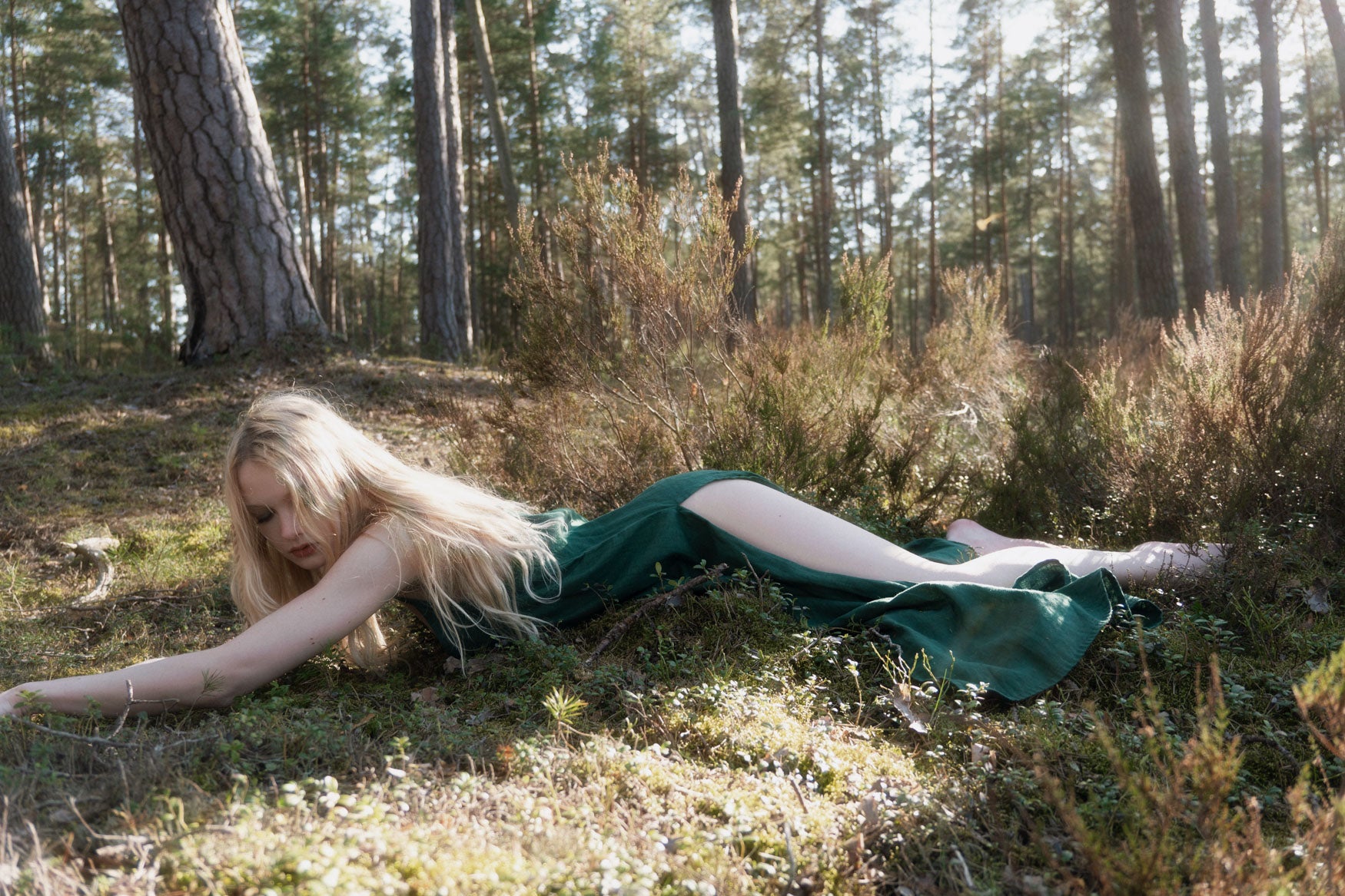 Organic, sustainable, sexy, long green linen nightwear slip dress with spaghetti straps and splits. This linen lingerie nightdress is natural, comfortable, soft and pure. This sleepwear nightgown is a conscious and healthy choice for your body and environment.