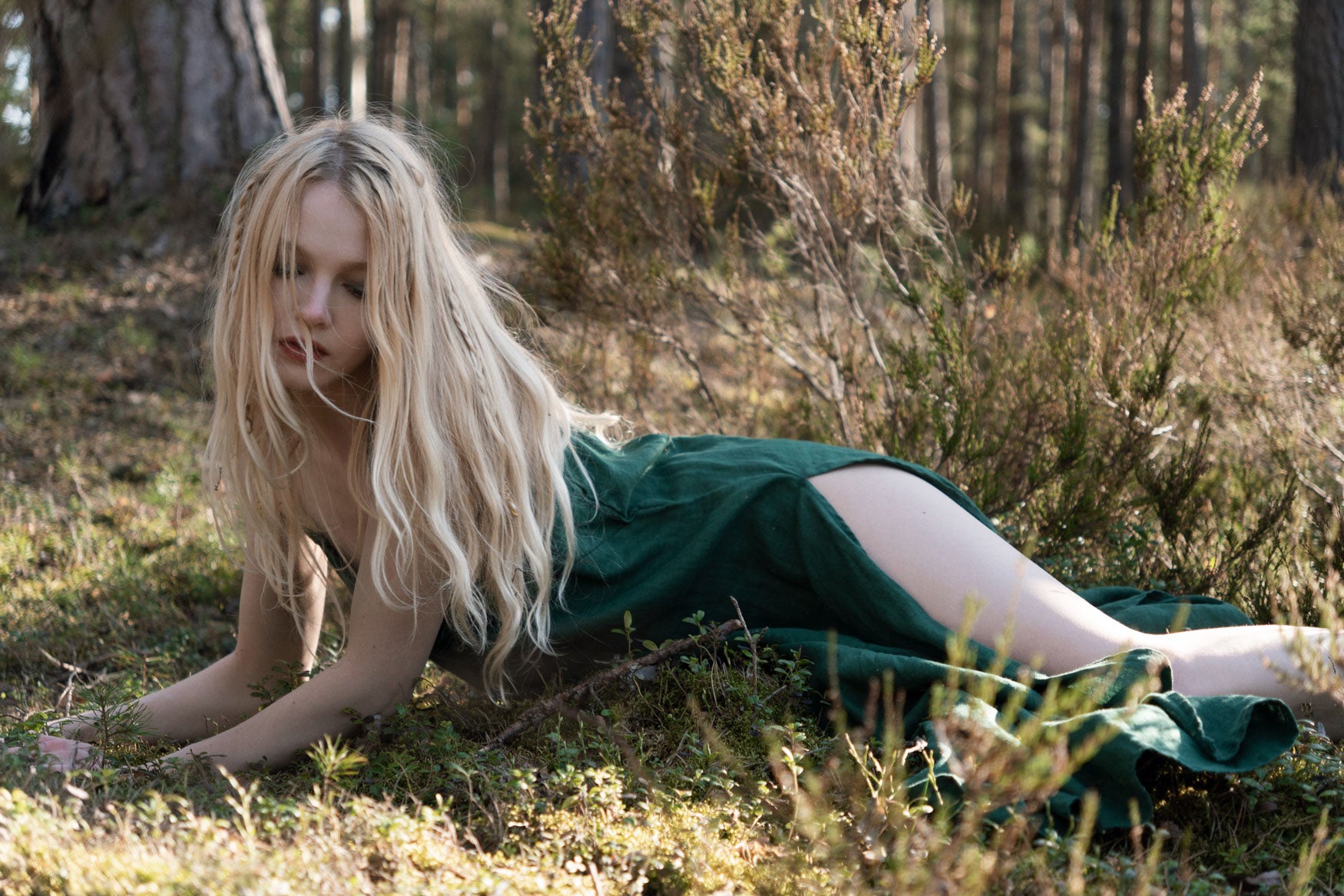Organic, sustainable, sexy, long green linen nightwear slip dress with spaghetti straps and splits. This linen lingerie nightdress is natural, comfortable, soft and pure. This sleepwear nightgown is a conscious and healthy choice for your body and environment.