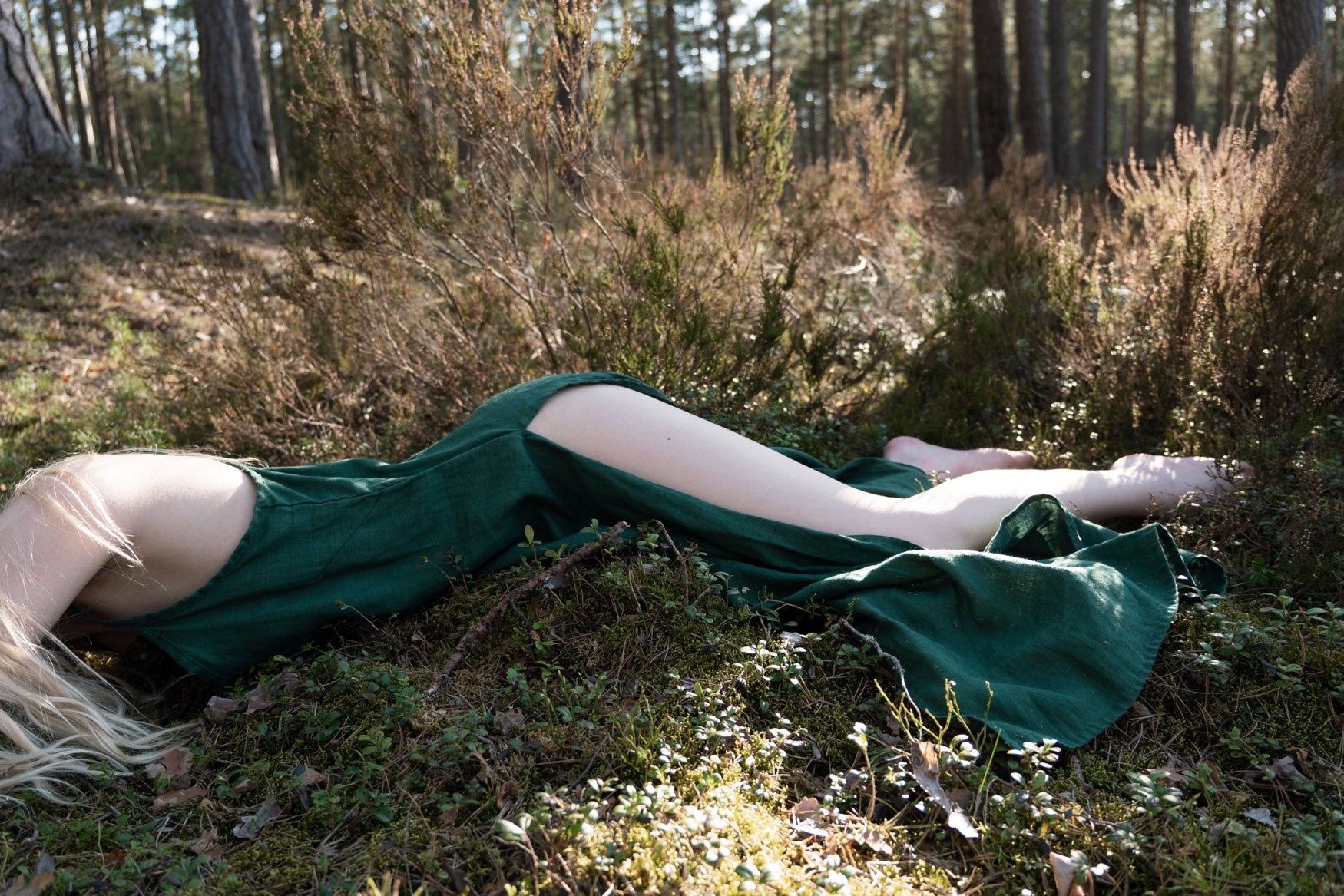 Organic, sustainable, sexy, long green linen nightwear slip dress with spaghetti straps and splits. This linen lingerie nightdress is natural, comfortable, soft and pure. This sleepwear nightgown is a conscious and healthy choice for your body and environment.