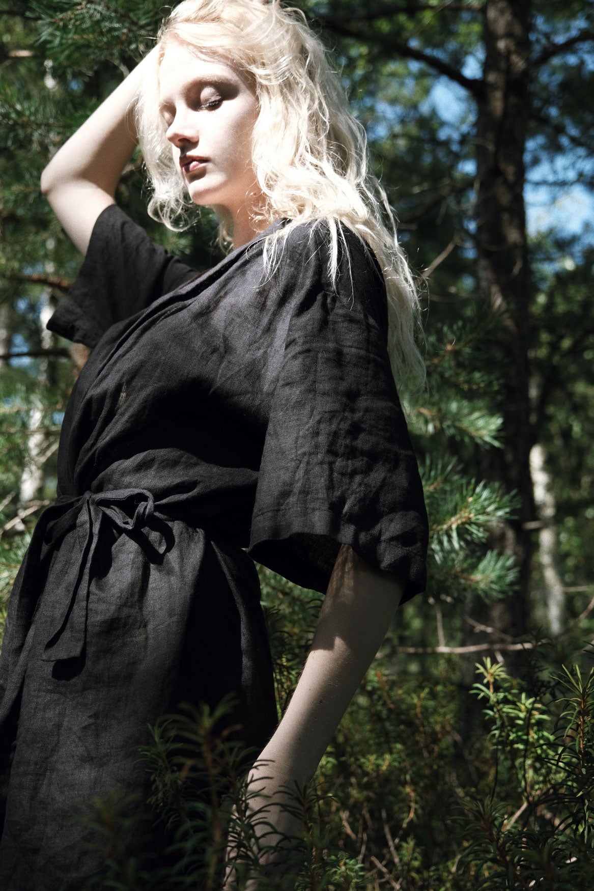 Organic, sustainable and black short night robe with belt and half sleeve length. This linen kimono is natural, comfortable, soft and pure. This bathrobe is a conscious and healthy choice for your body and environment. Handmade in the North.