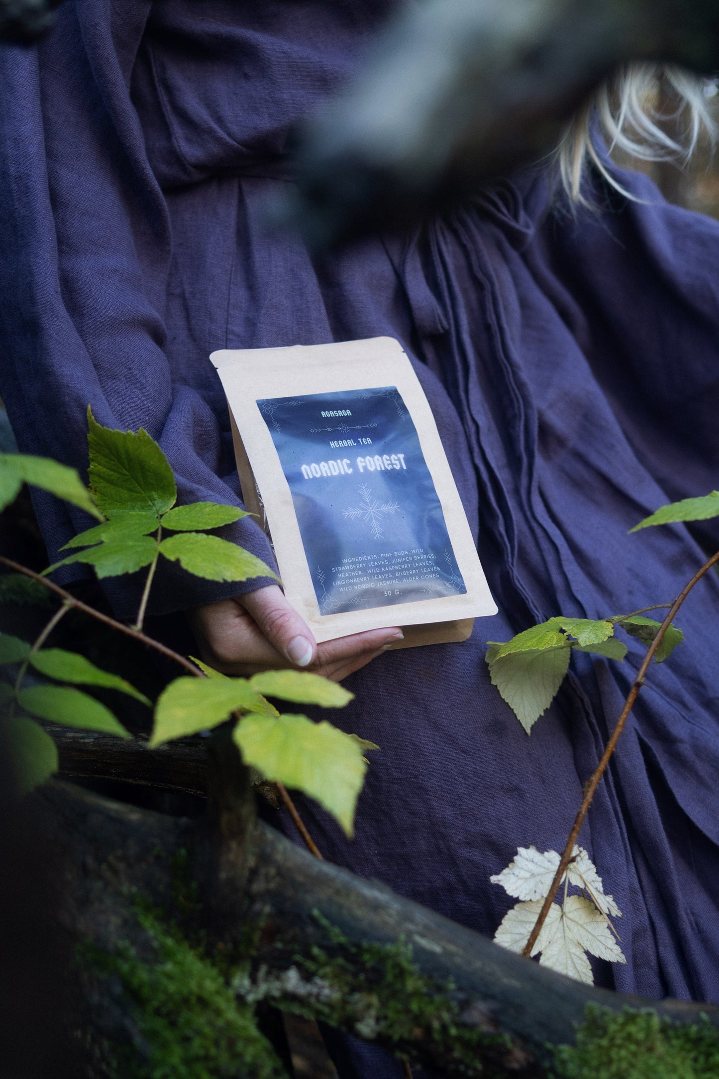 AGASAGA Wildcrafted Nordic herbal tea with juniper, heather, and forest leaves, picture of packaging.