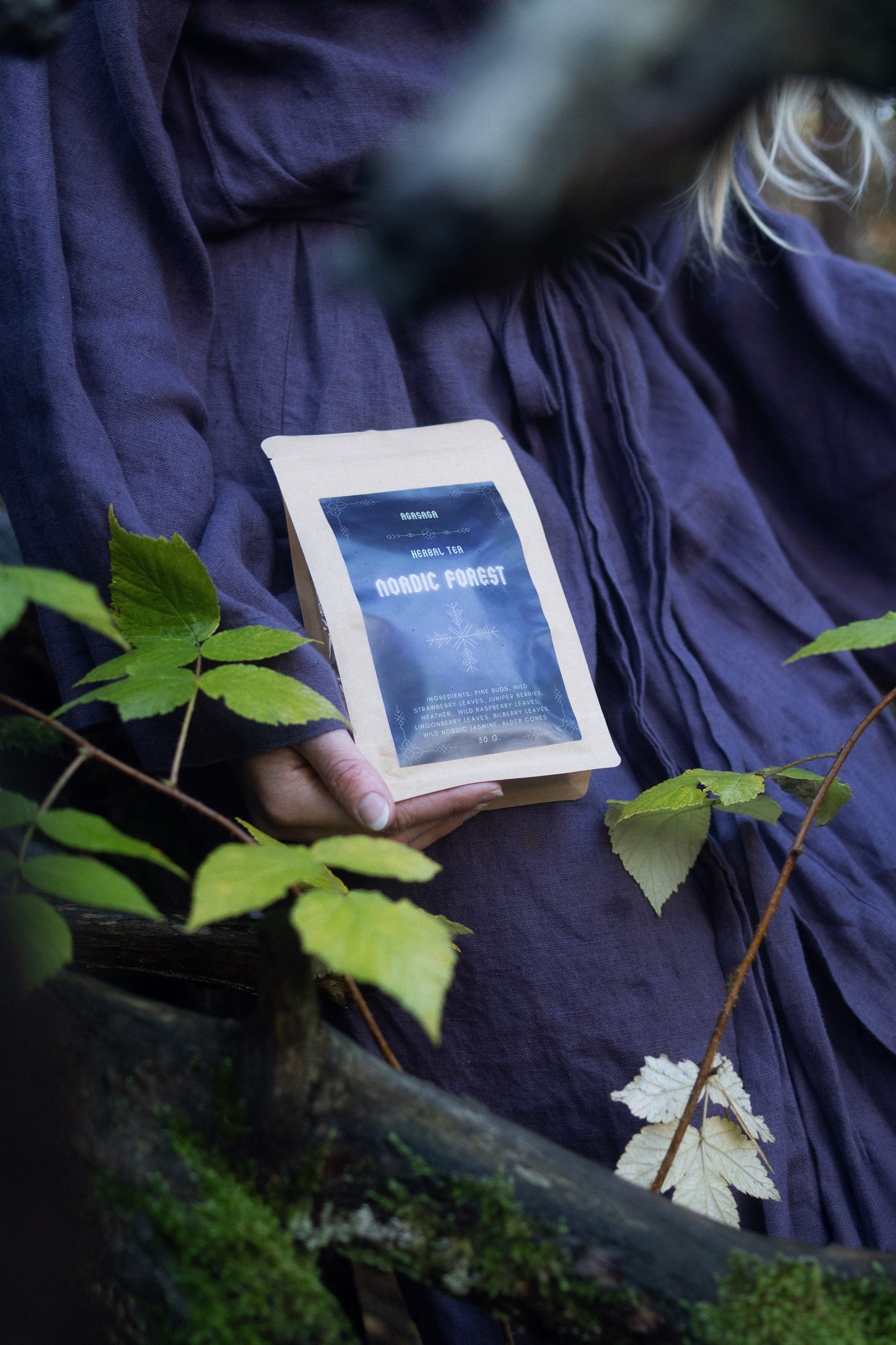 AGASAGA Wildcrafted Nordic herbal tea with juniper, heather, and forest leaves, picture of packaging.